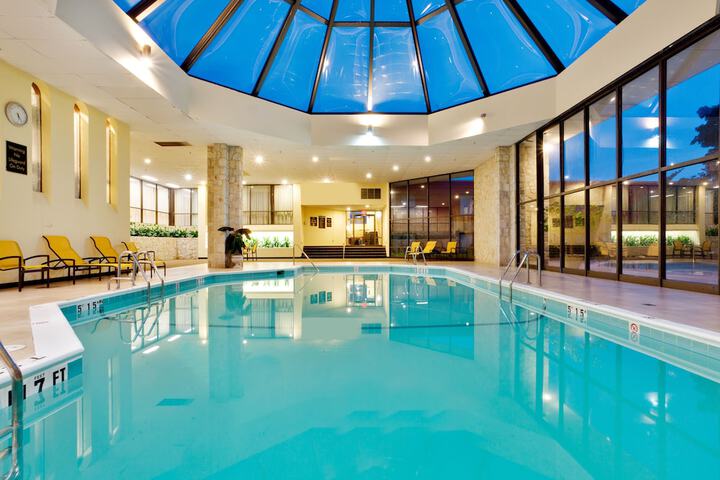 Hotel with Pool