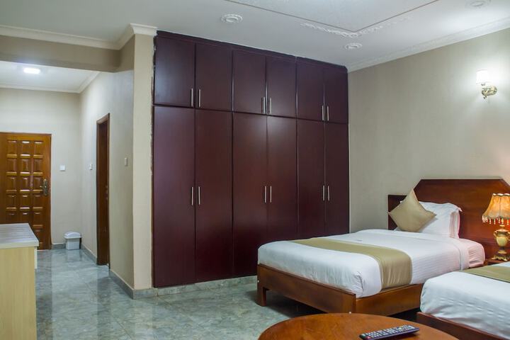 Room 10 of 45