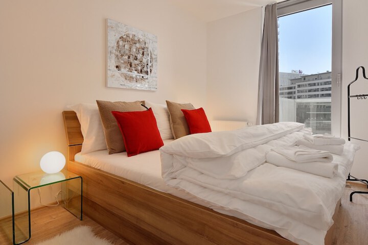 Room 2 of 43