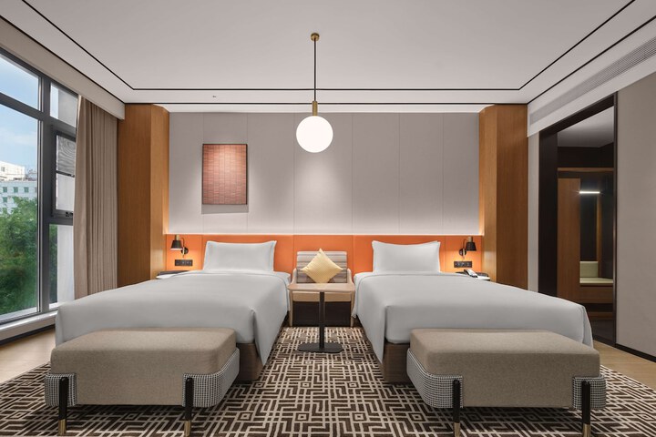Room 10 of 53