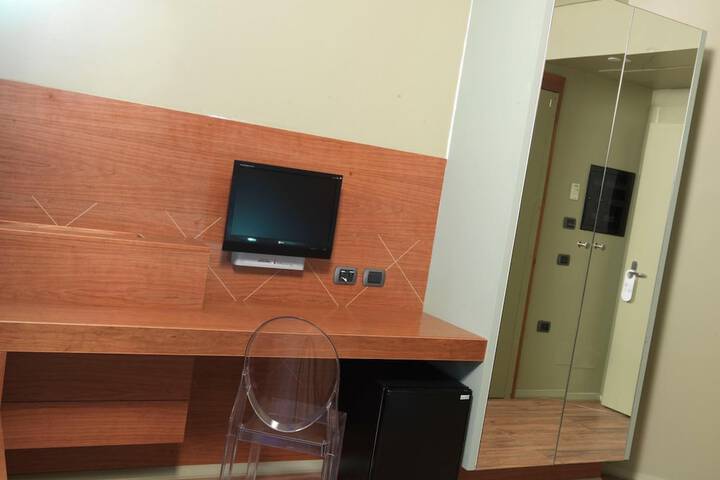 Room 18 of 43