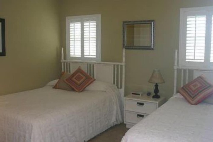Room 2 of 8