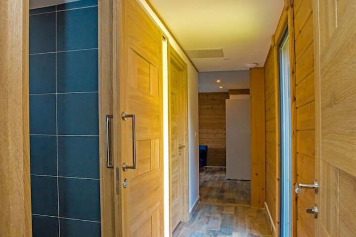Room 10 of 21
