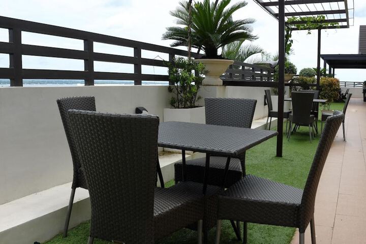Terrace/Patio 21 of 48