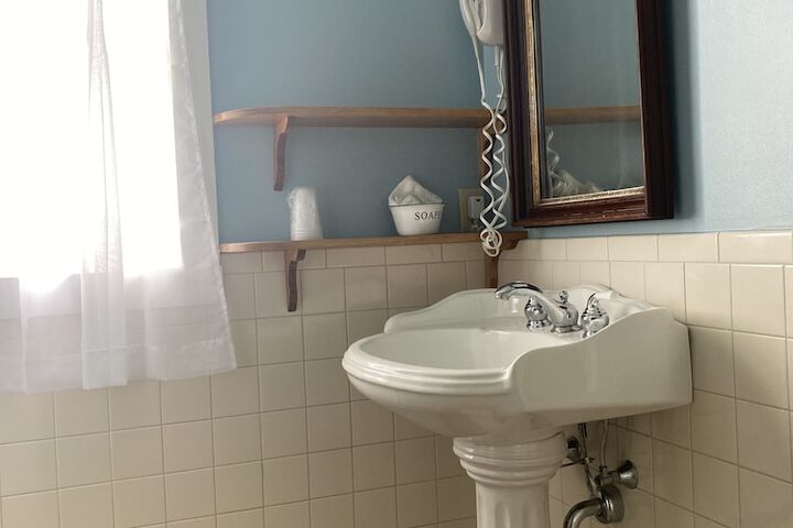 1 Queen Bed (27 of 80)