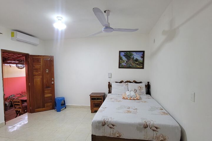 Room 9 of 28