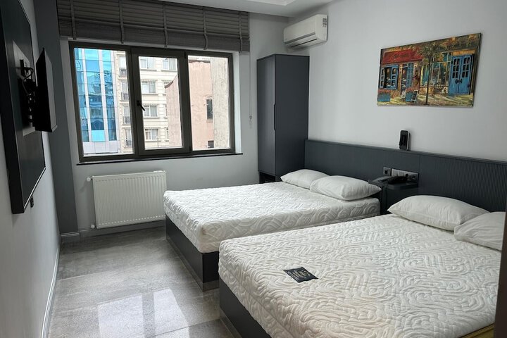 Room 17 of 48