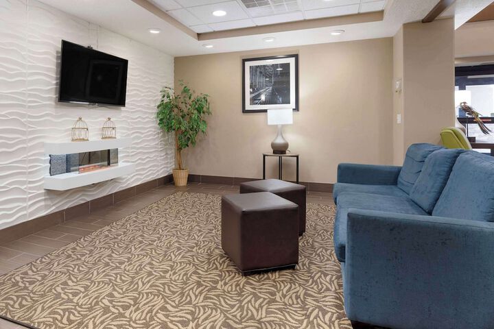 Hotel Interior 4 of 36