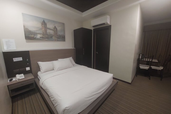 Room 3 of 5