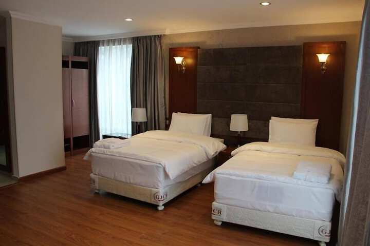 Room 9 of 31