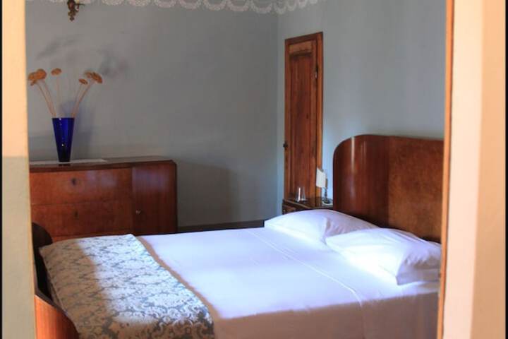 Room 5 of 50