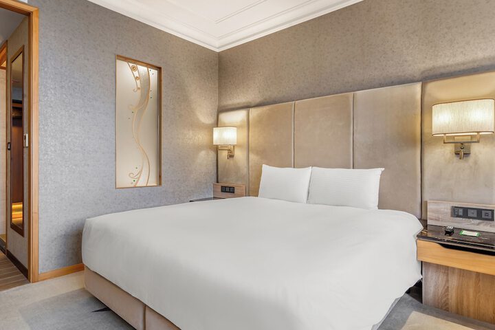 Room 14 of 86