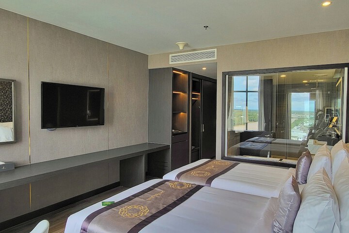 Room 10 of 60