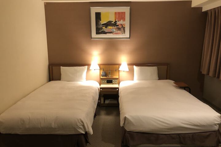 Room 7 of 38