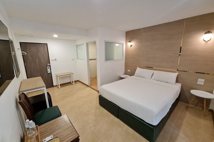 Room 6 of 39