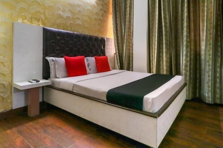 Room 2 of 9