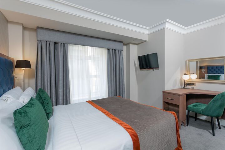 Room 45 of 104