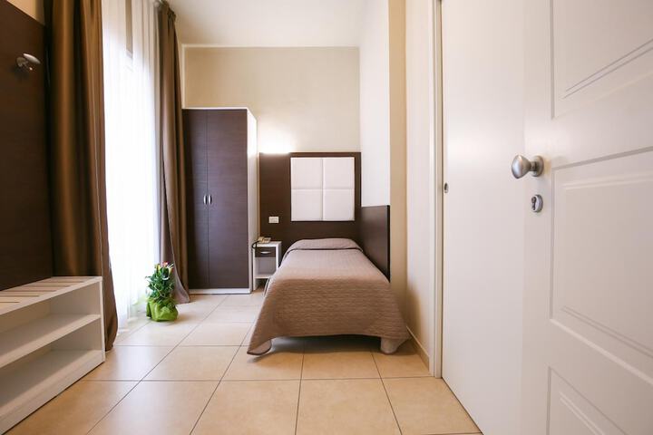 Room 16 of 41
