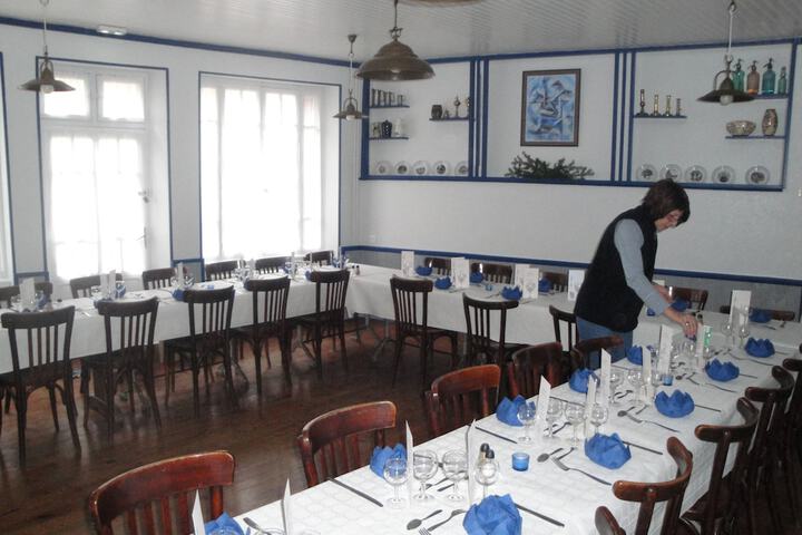 Dining 6 of 10
