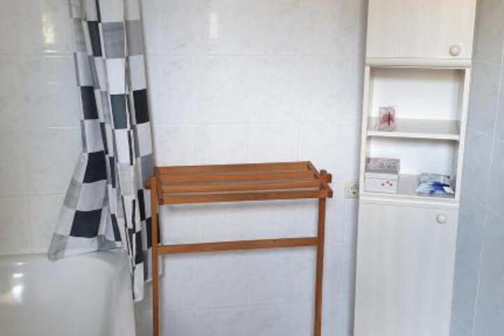 Room 6 of 9