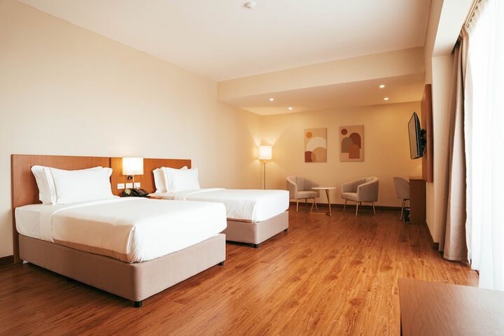 Room 9 of 34