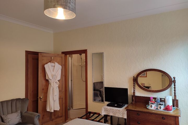 Room 17 of 42