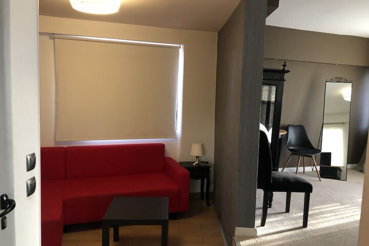 Room 68 of 97