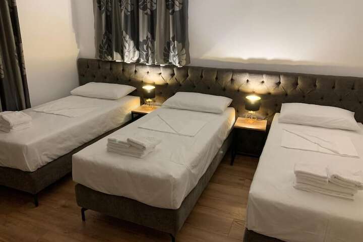 Room 2 of 37