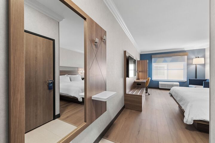 Room 12 of 85