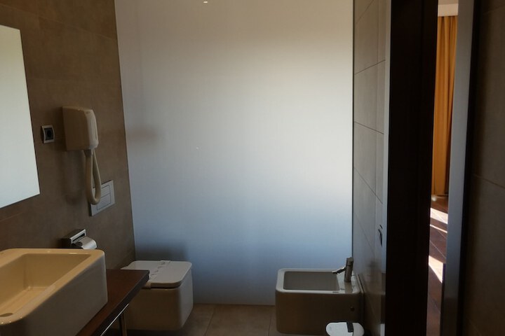 Room 33 of 44