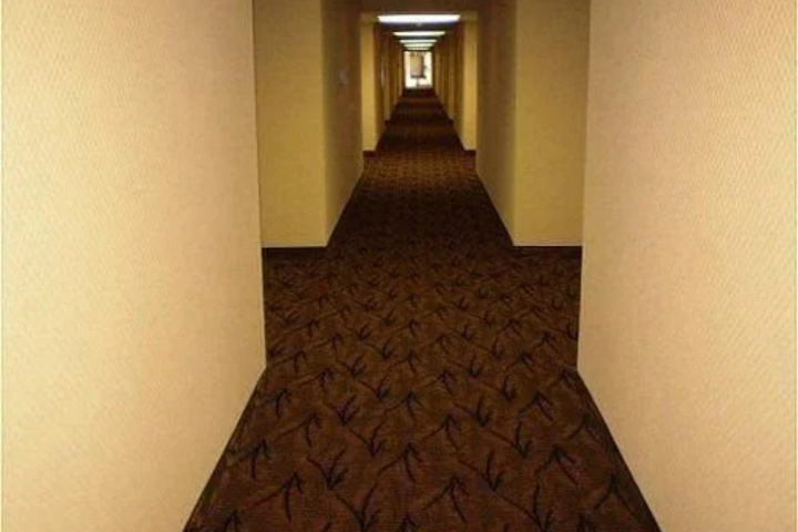 Room 5 of 8