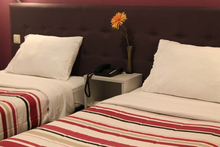 Room 12 of 36