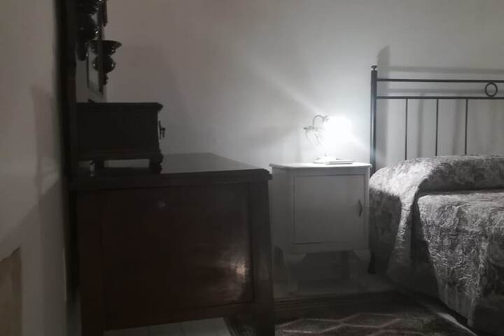 Room 16 of 28