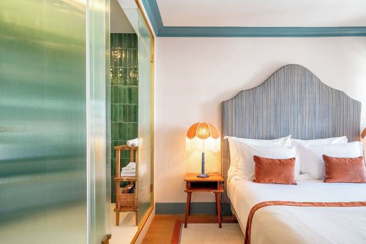 Room 13 of 70