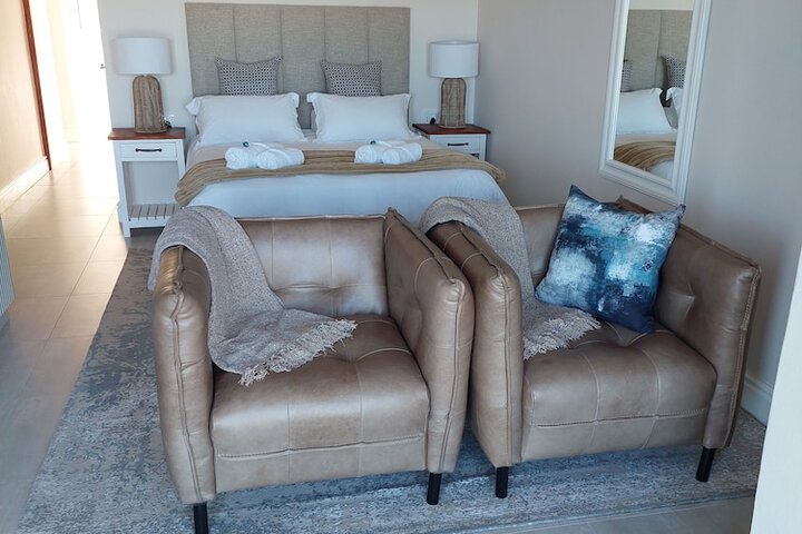 Room 2 of 28