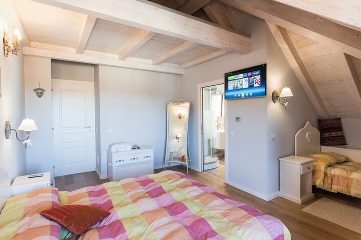 Room 45 of 153