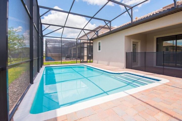 Pool 23 of 37
