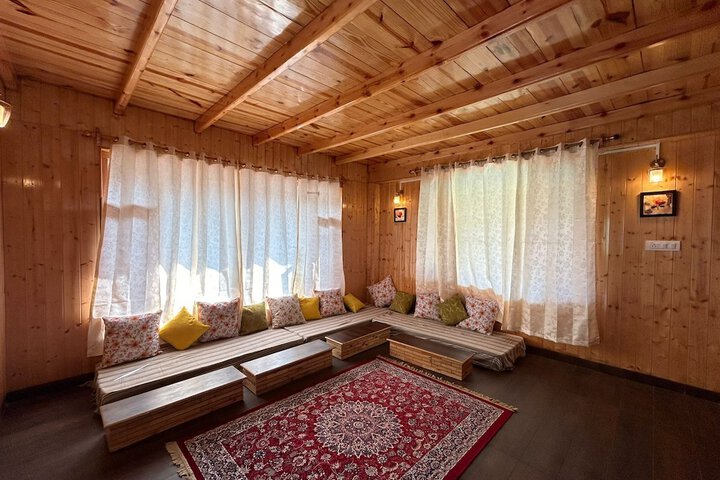 Room 9 of 15