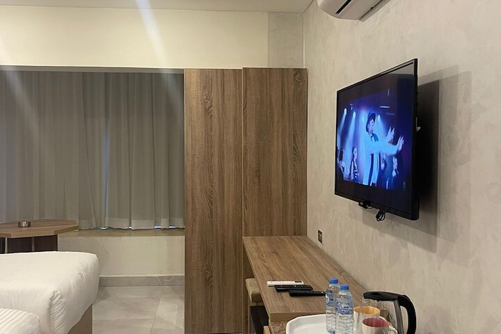 Room 5 of 38