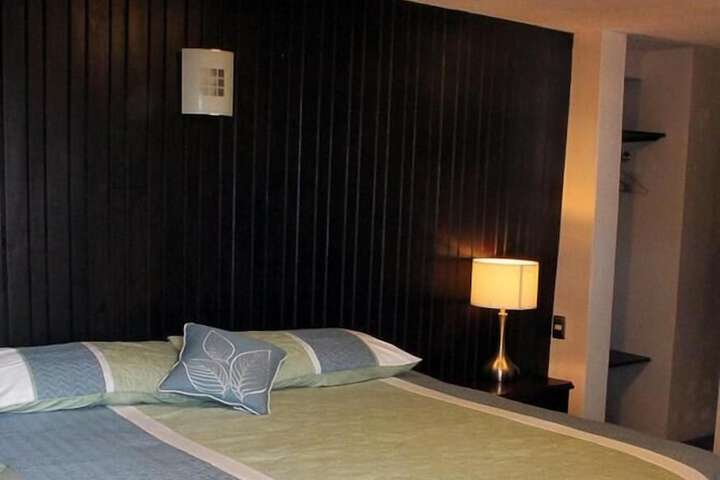 Room 3 of 28