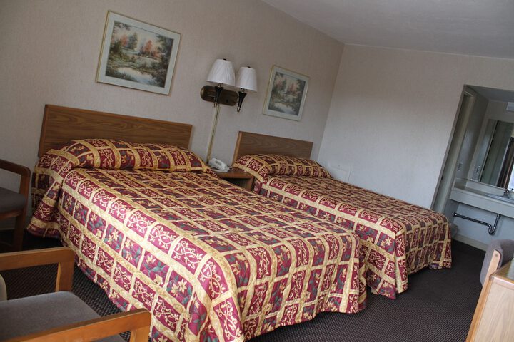 2 Double Beds (11 of 17)