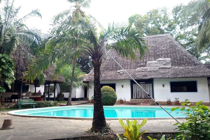Pool 18 of 27