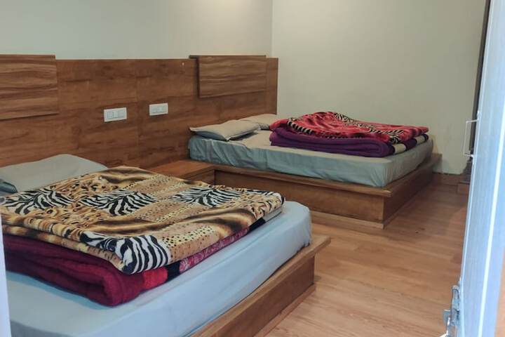 Room 5 of 6
