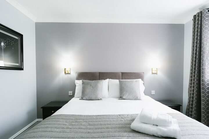 Room 10 of 34
