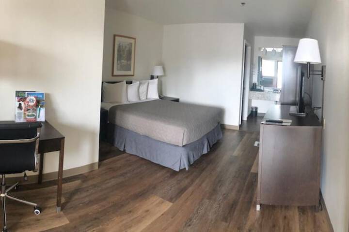 Room 12 of 27