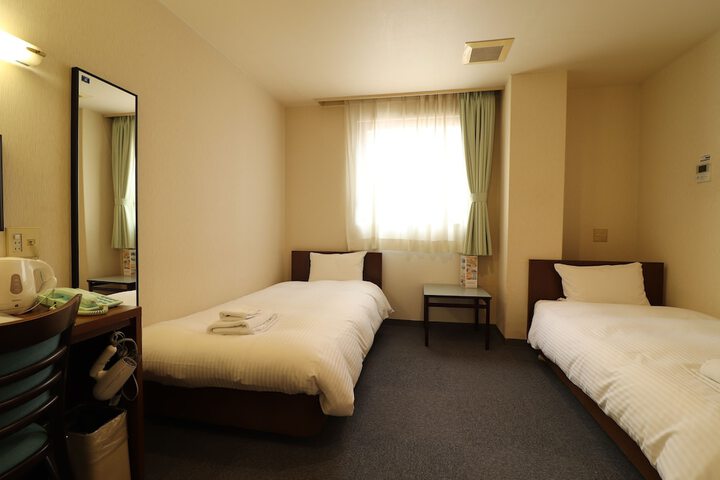 Room 17 of 49