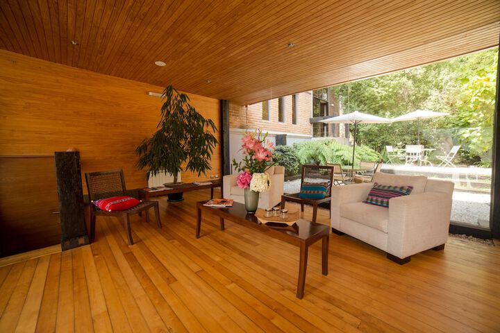 Entrance & Lobby