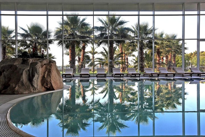 Hotel with Pool