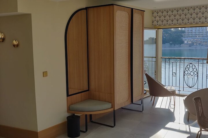 Room 4 of 135