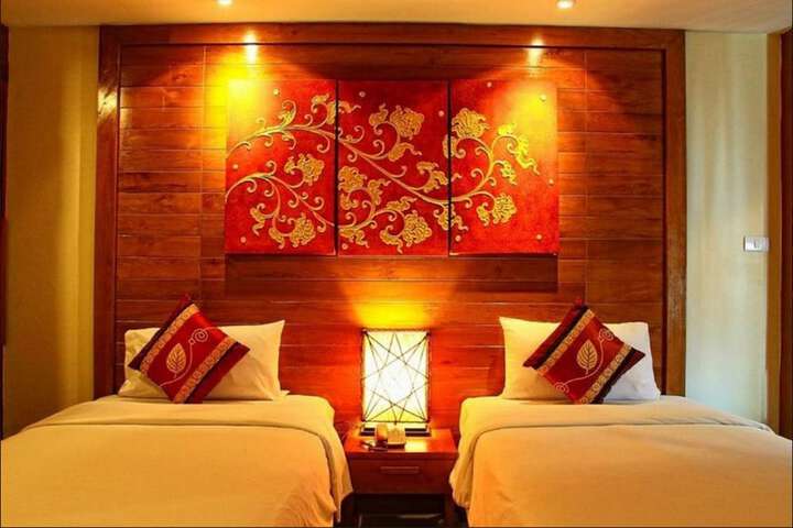 Room 6 of 42